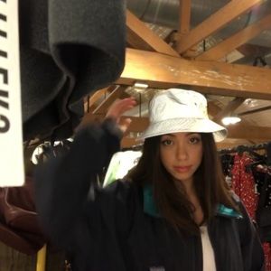 Meet your Posher, Kiora